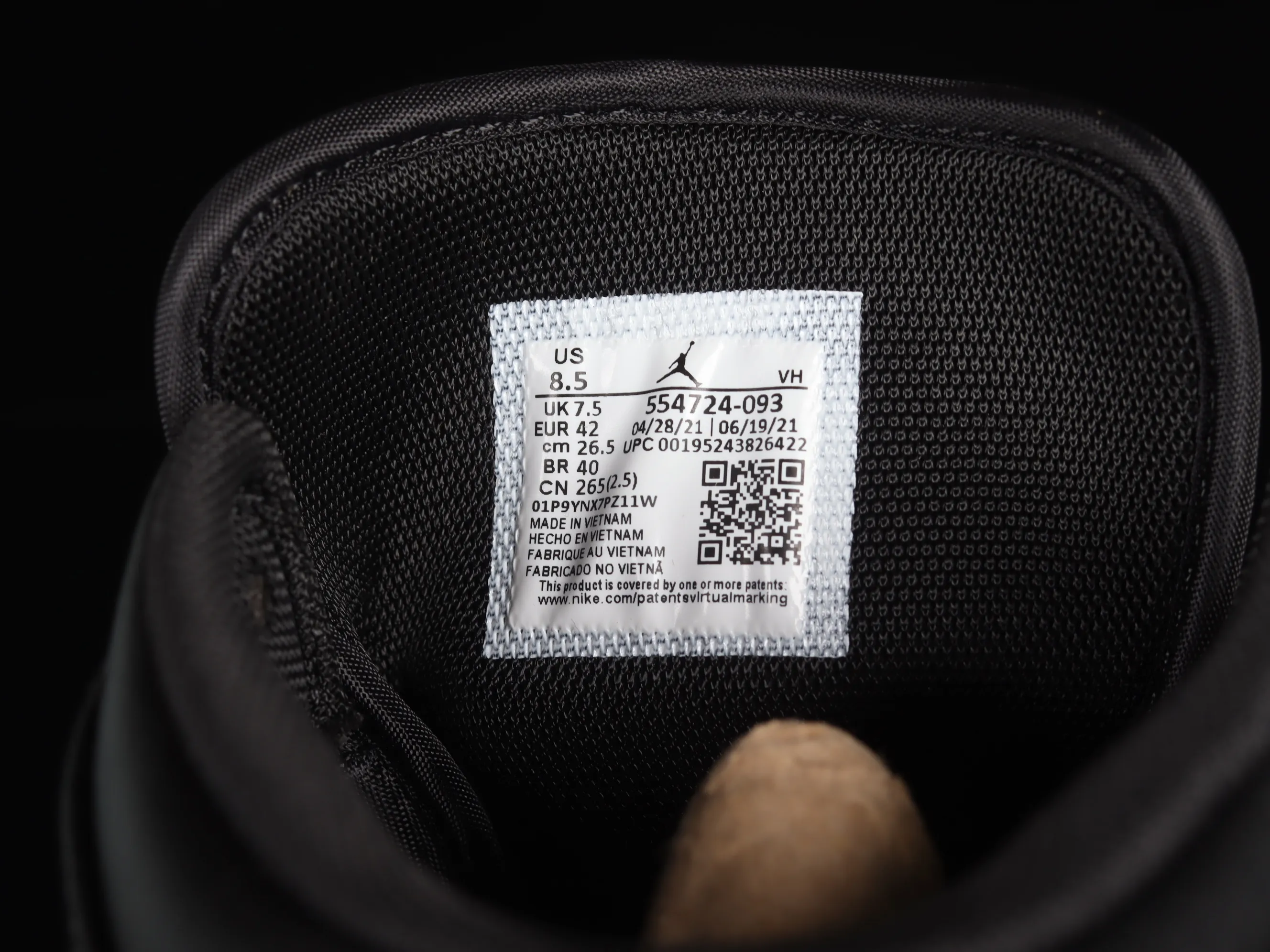 All categories Air Jordan Jordan series basketball shoes Air Jordan 1 Mid Air Jordan 1 Mid AJ1 Joe 1 all black Zhongbang basketball shoes 554724-093